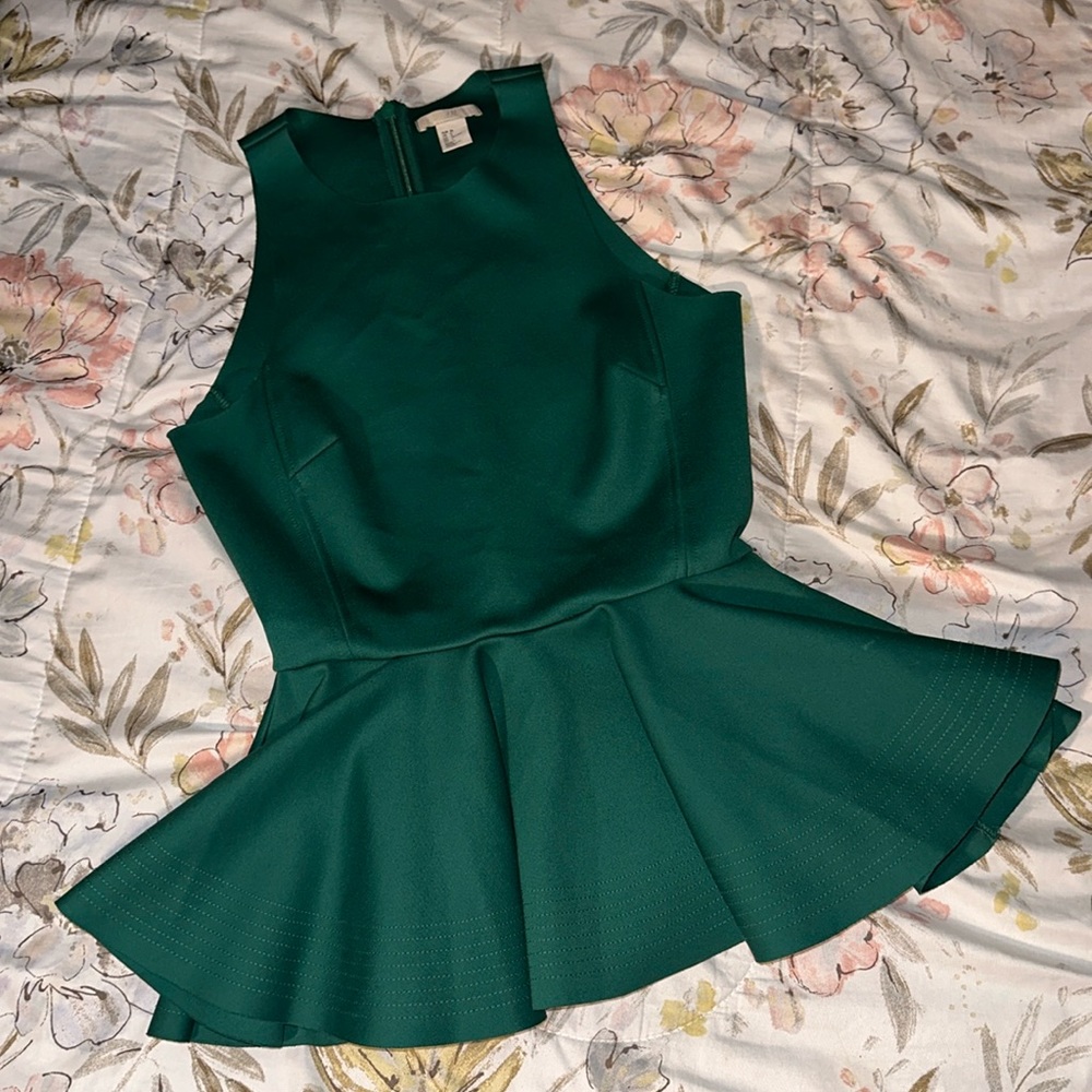 H&M Green Ruffled Blouse size 6 (WORN ONCE)